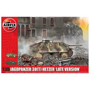 Classic Kit tank A1353 - JagdPanzer 38 tonne Hetzer "Late Version" (1:35)