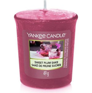 Yankee Candle, Sladké švestkové saké, Svíčka 49g